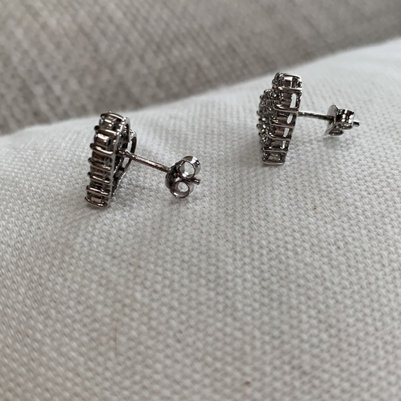Diamond earrings - Picture 3 of 5